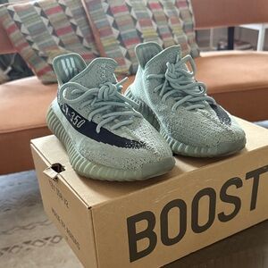 Yeezy boost 350 v2